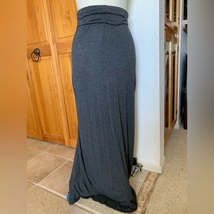 Closet clean out sale! Casual/semi professional maxi skirt in good condition